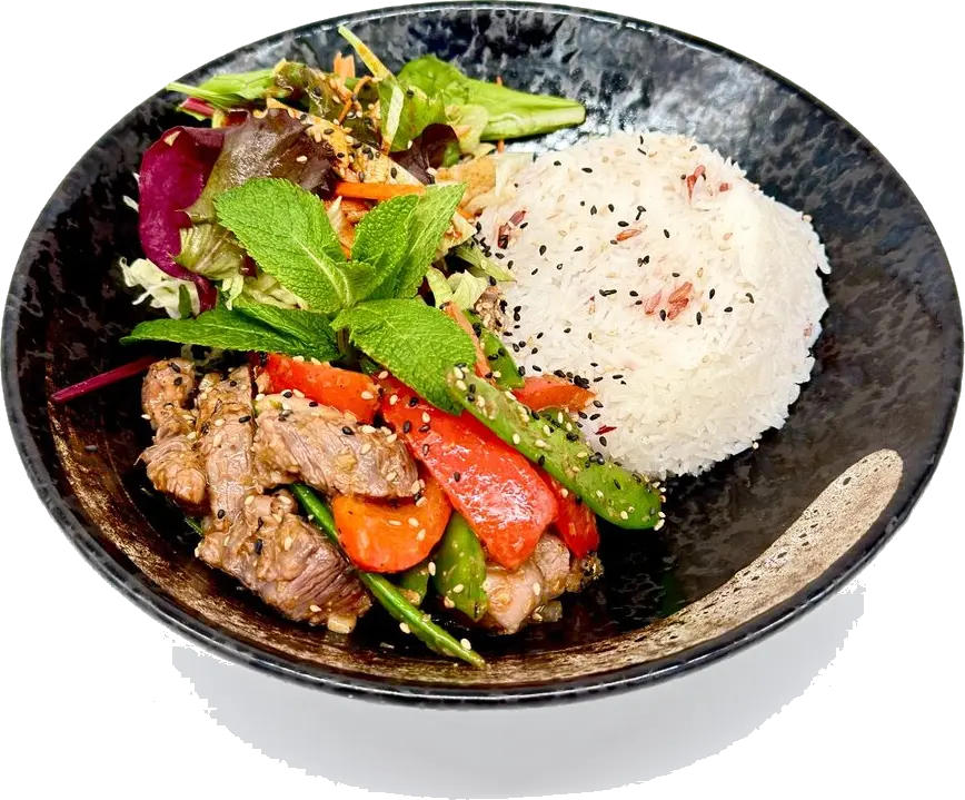 Bò Lúc Lắc with rice and vegetables